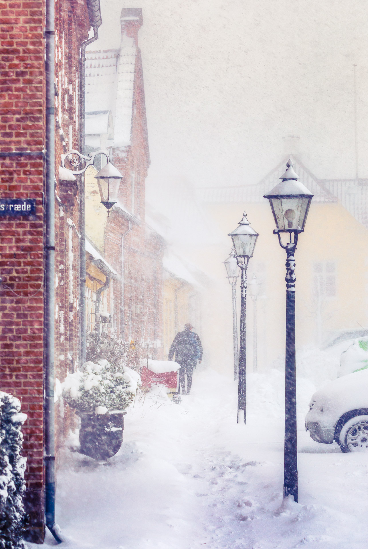 Vintervejret giver en fortryllende og anderledes stemning på Præstøs gamle torv.